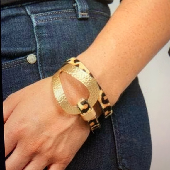 Wild Loop Leather Bracelet - Picture 4 of 4